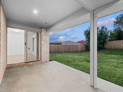 37 Sunrise Crescent, Regents Park