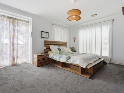 1 / 5 HOSKEN STREET, Altona Meadows