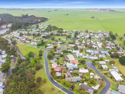 19 Dry Creek Road, Donovans