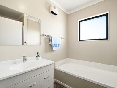 33 Bourke Street, Waikouaiti