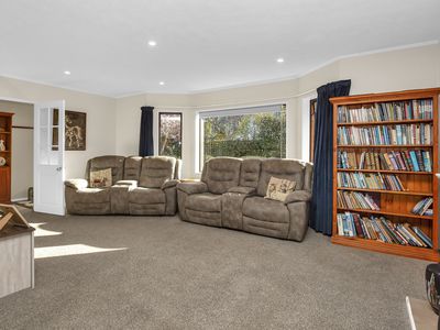 1 / 15 Pehi Kupa Street, Waikanae