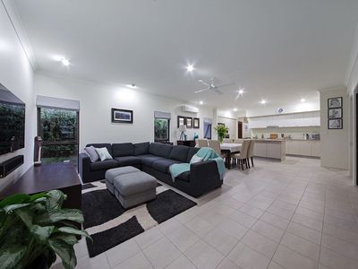 6 Barrington Crescent, Wakerley