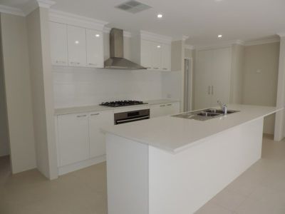 8 Kanooka Approach, Baldivis