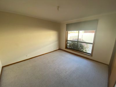 1 / 112 Tower Road, Werribee