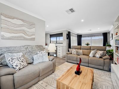 26 Gossan Chase, Piara Waters