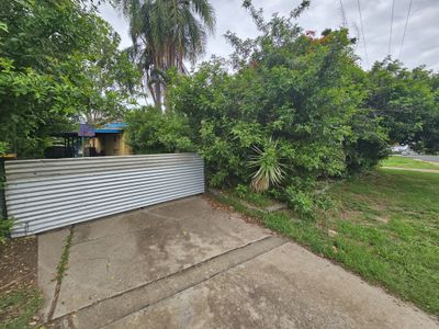 24 Knaggs Street, Moura