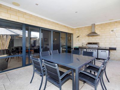 18 Ollave Circuit, Aveley