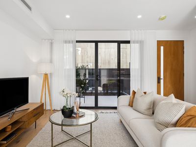 4 Bedroom / 9-9a Old Berowra Road, Hornsby