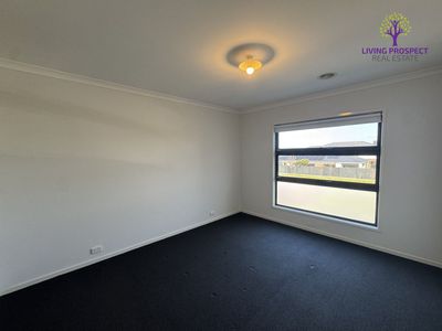 156 Tom Robert Parade, Point Cook