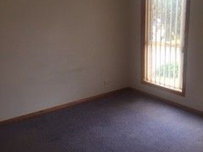 1/4 Fell Court, Altona Meadows