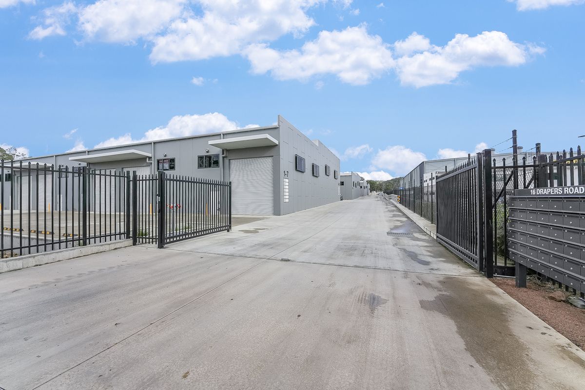 16 Drapers Road, Braemar