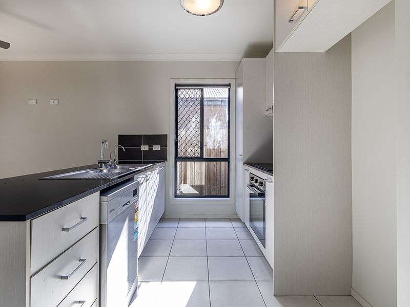 25 Travertine Avenue, Logan Reserve