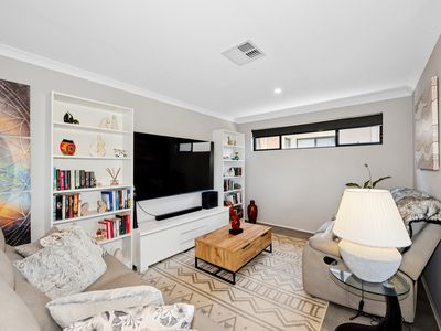 26 Gossan Chase, Piara Waters