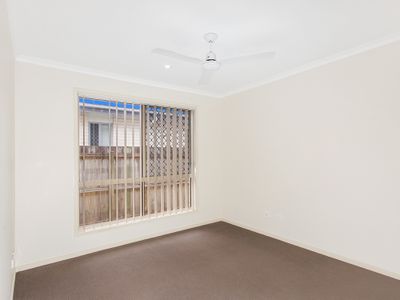 5 Wedge Tail Court, Griffin
