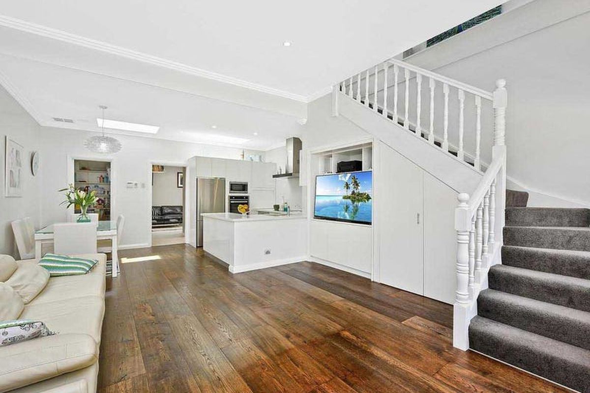 135 Lyons Road, Drummoyne