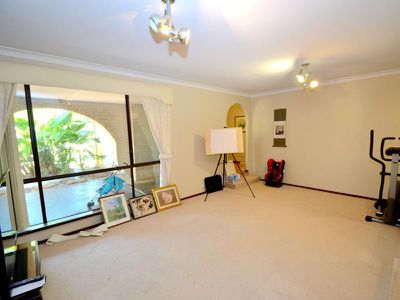 19 Warrigal Way, Greenwood