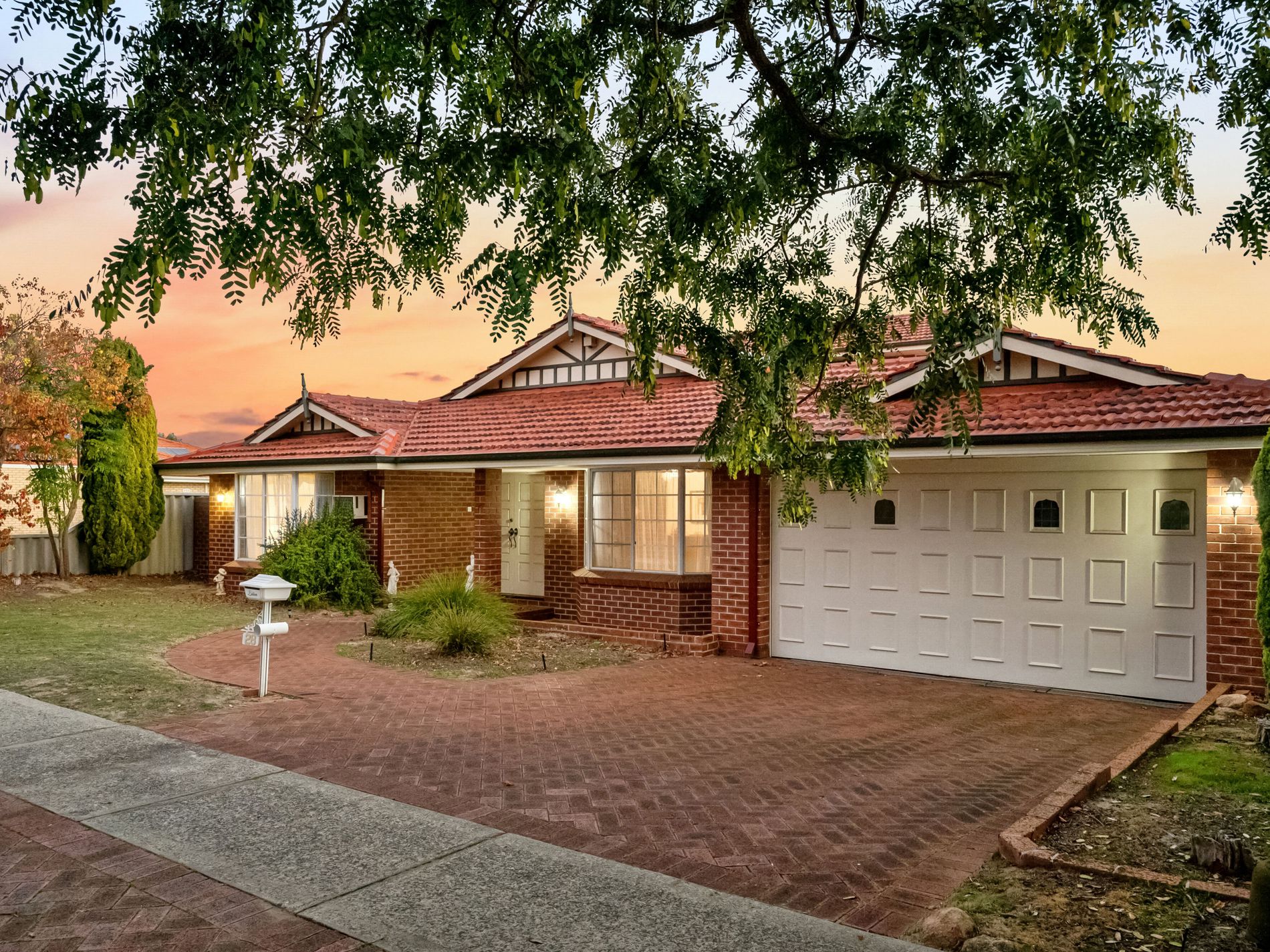 28 Hatherley Parade, Winthrop