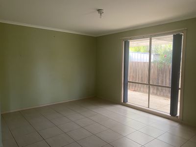 14 St Lawrence Close, Werribee