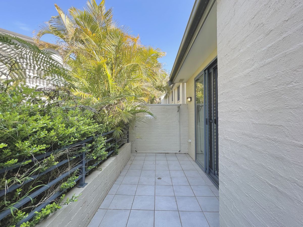 1 / 2 Armstrong Street, Willoughby