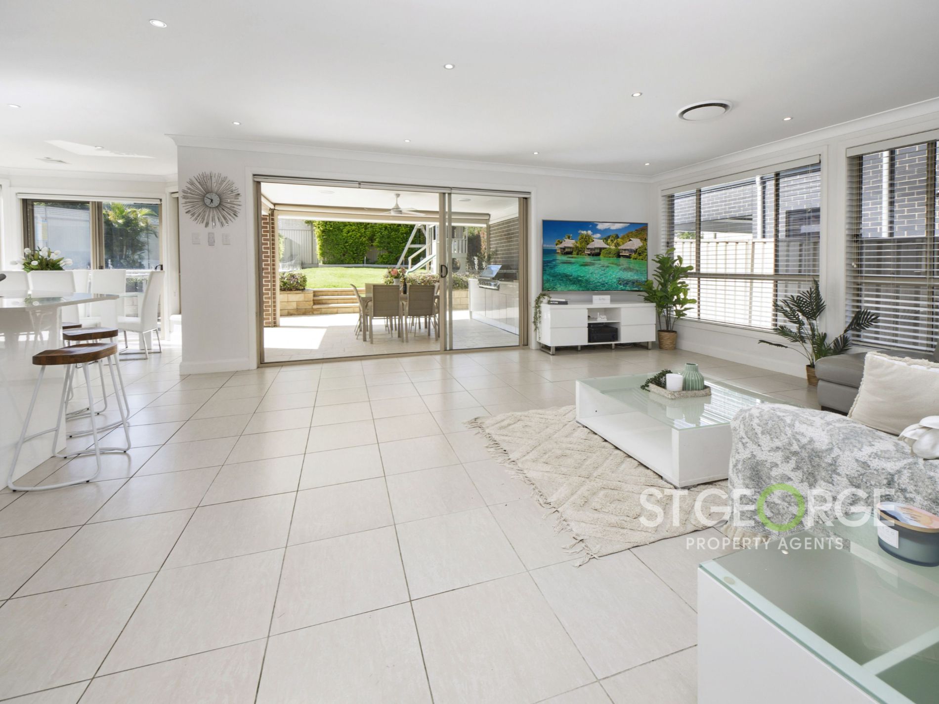 14 Rocklea Crescent, Sylvania