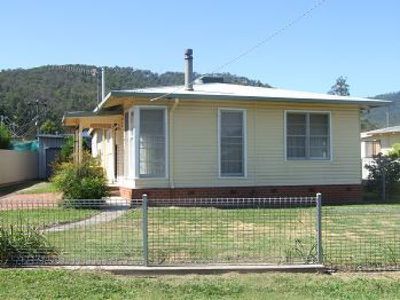22 Simmonds Street, Mount Beauty