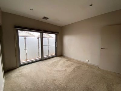 1 / 252 Pakington Street, Geelong West