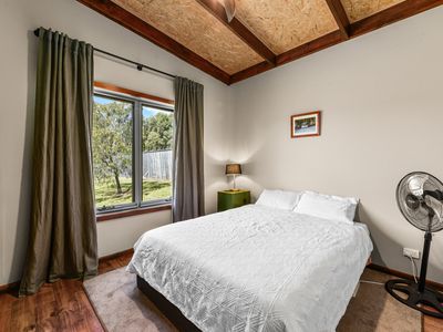 1 Holloway Street, Donovans