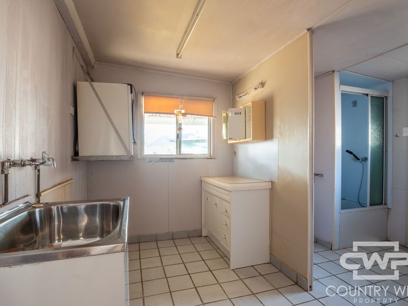 2733 Torrington Road, Torrington