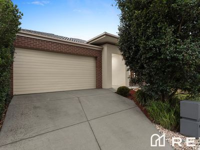 10 Brolin Terrace, Cranbourne North