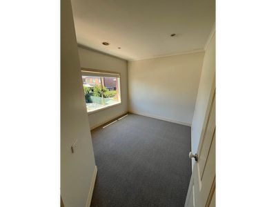 8 Plumpton Avenue, Oak Park
