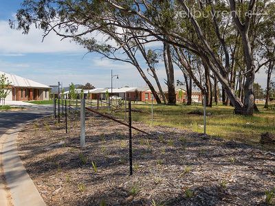 27 AXFORD BOULEVARD, Wodonga