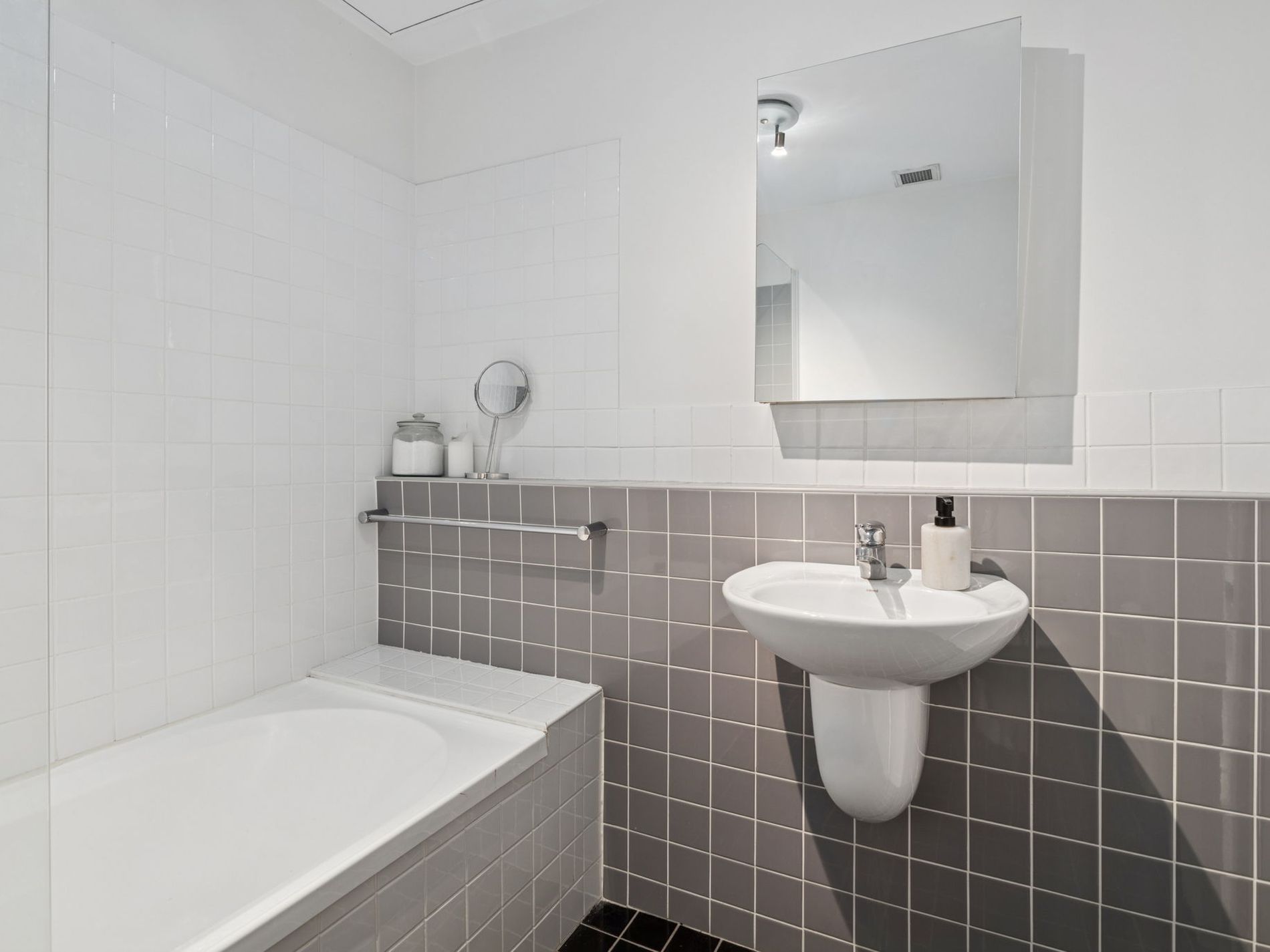 252 Botany Road , Alexandria