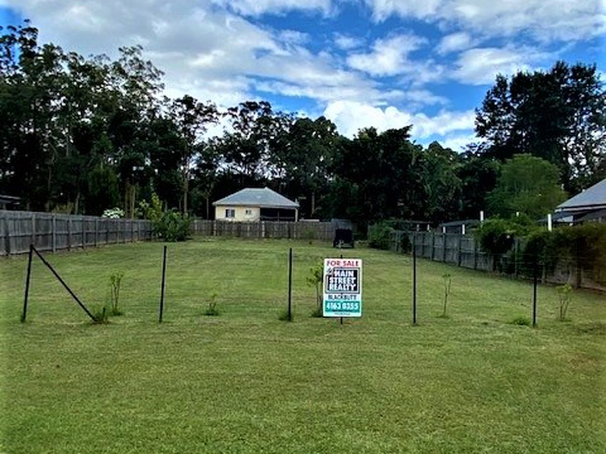 13 Street, Blackbutt Main Street Realty