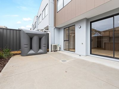 5 Dobright street, Truganina