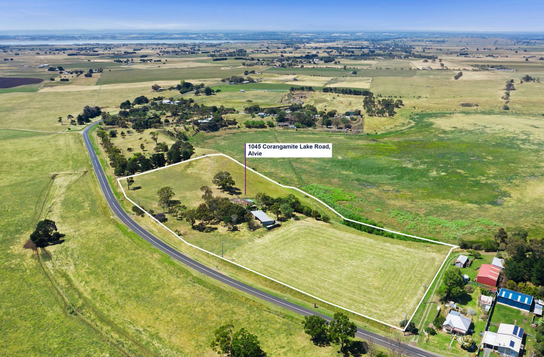 1045 CORANGAMITE LAKE ROAD, Alvie