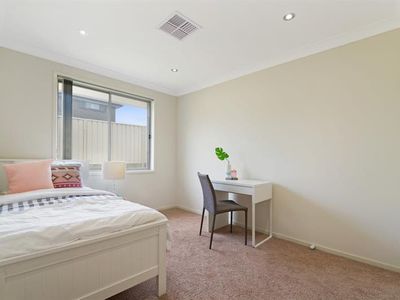 16 Bartlett St, Oran Park