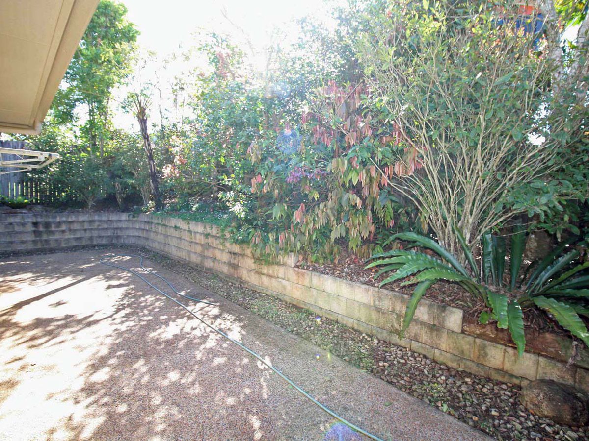 22 Countryview Drive, Atherton