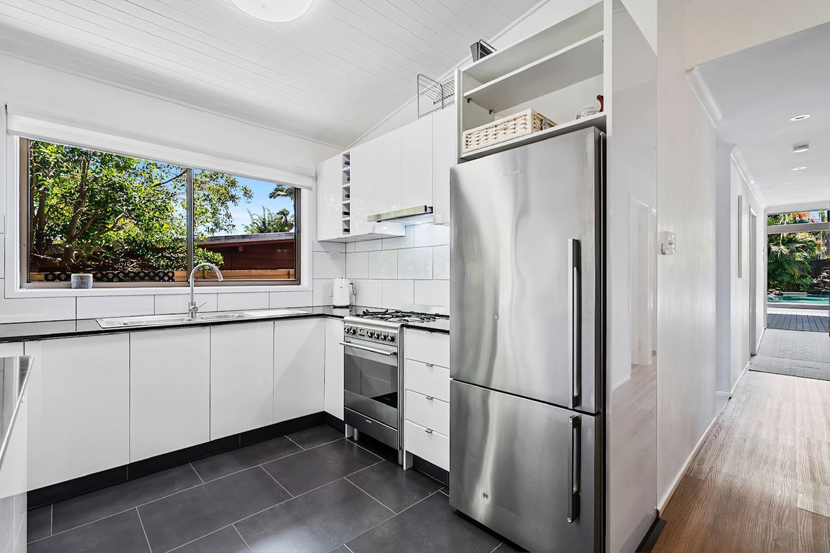 13 McNab Ave, Tewantin