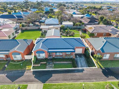 4 Winnen Place, Port Fairy