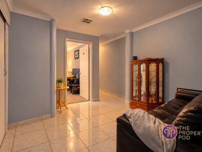 25 Chivalry Way, Thornlie