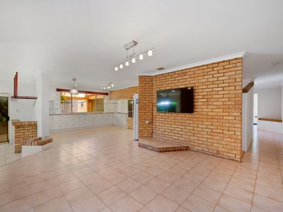 21 Mapstone Gardens, Murdoch