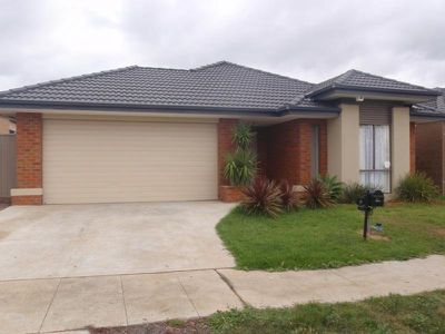 9 McCubbin Way, Caroline Springs