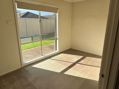 8 Camphora Street, Tarneit