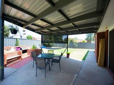 2 / 10 WIRILDA CLOSE, Wodonga