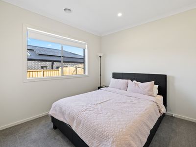 4 Taxon Road, Weir Views