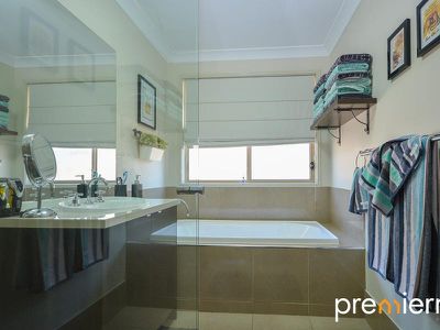 225 Jones Road, Bellbird Park