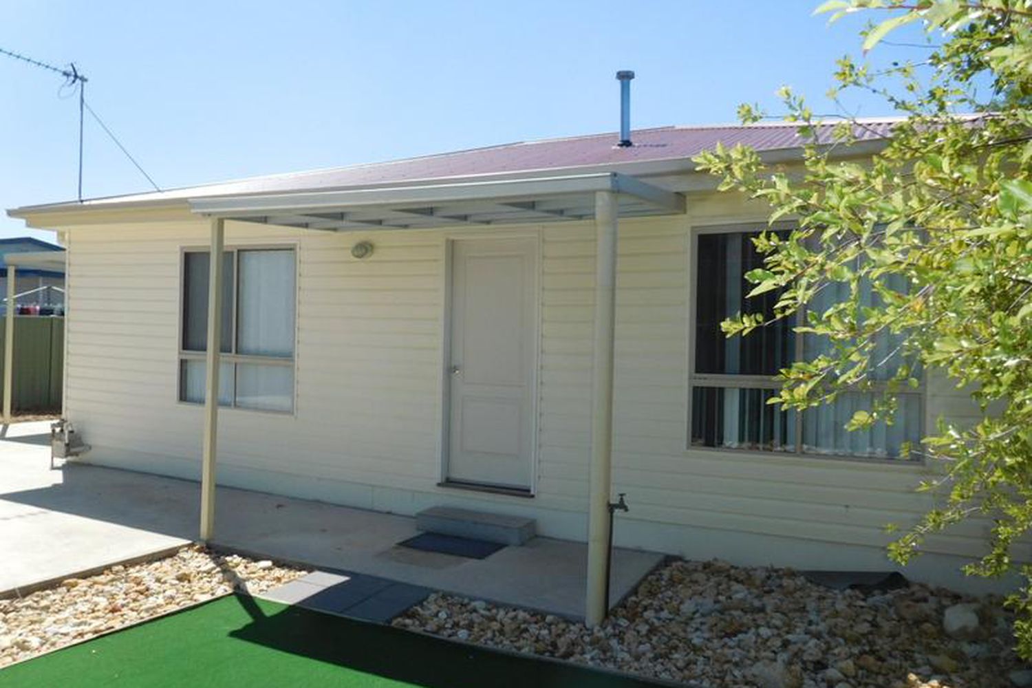 2 / 26 Philip Street, Horsham
