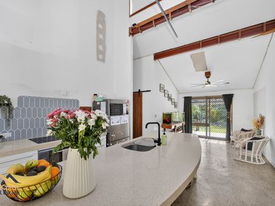 1 Woodlands Drive, Hallidays Point