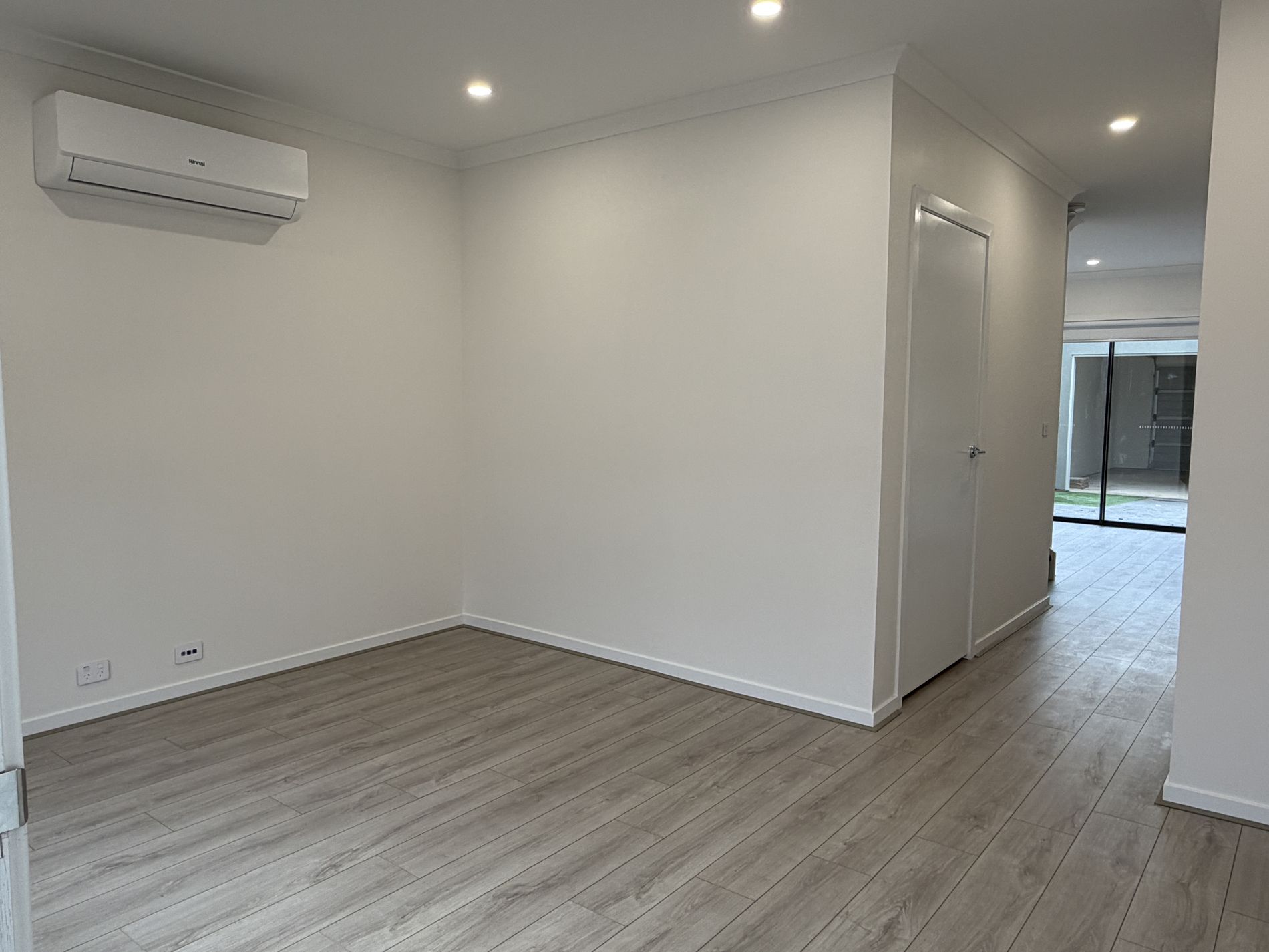 52 Timetable Street, Mambourin