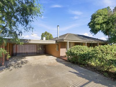 2 Rebecca Drive, Sale